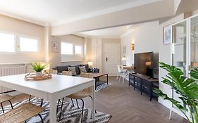 Apt In Neguri, 5 Min From The Beach & Metro
